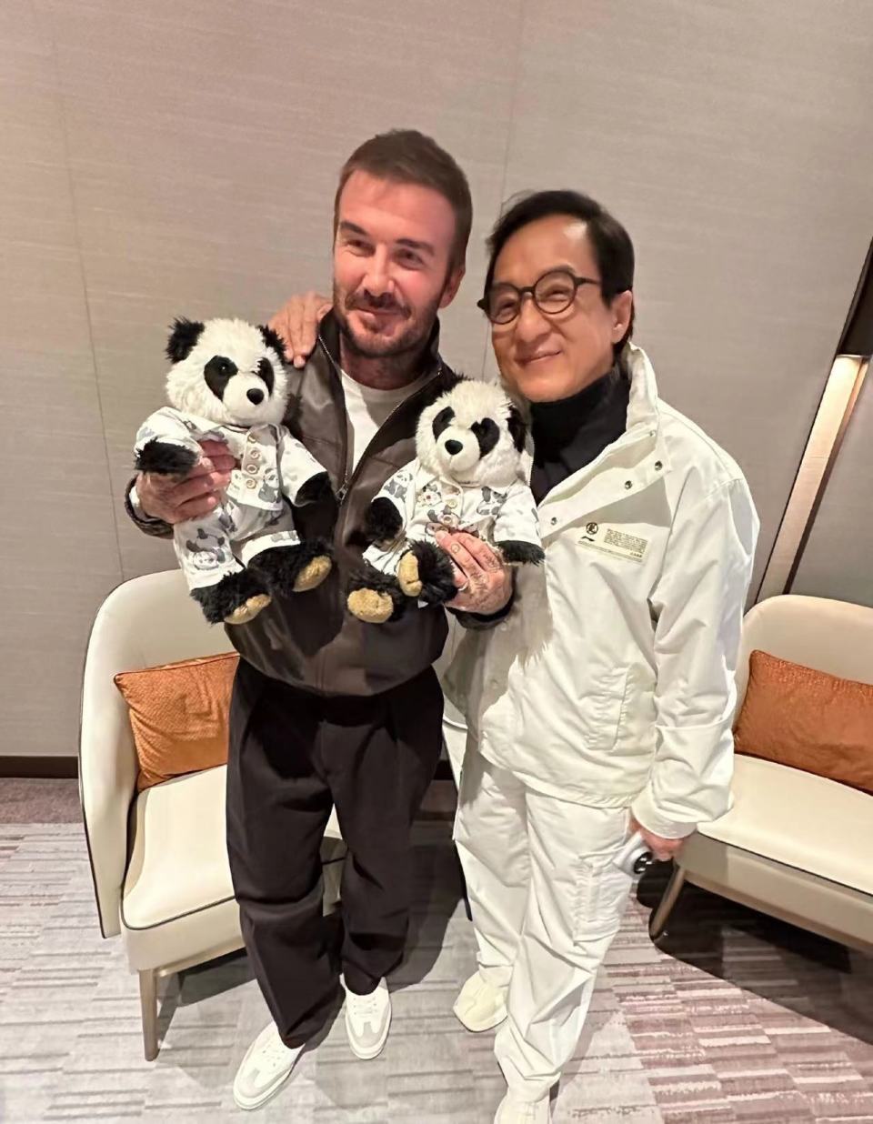 谋面吧, 世界知名 谋面吧, 世界知名