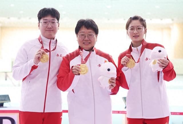 比赛圆满落, 个小项中超